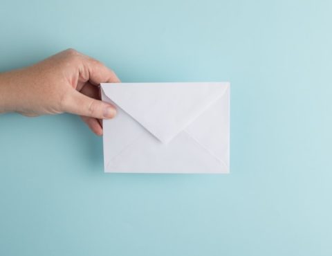 Envoi d’une citation par voie postale : les juges doivent s’assurer que le prévenu en a eu connaissance et qu’il a bénéficié du temps nécessaire à l’organisation de sa défense